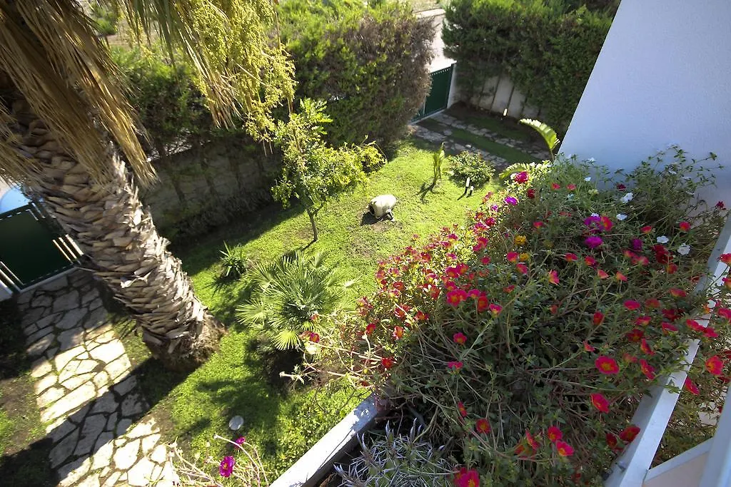 B&B Villa Genny A Pochi Passi Dal Mare 0*, San Cataldo (Apulia)