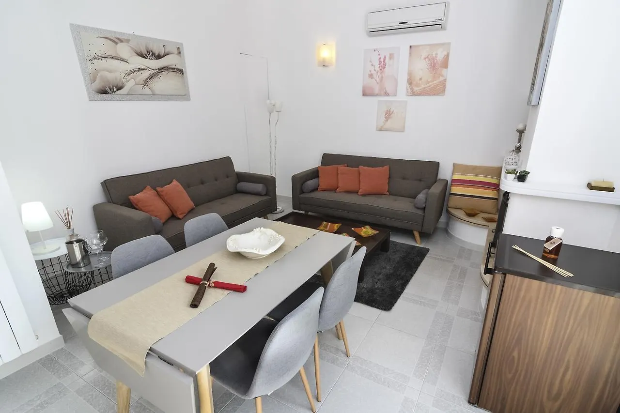 Holiday home B&B Villa Genny A Pochi Passi Dal Mare Italy